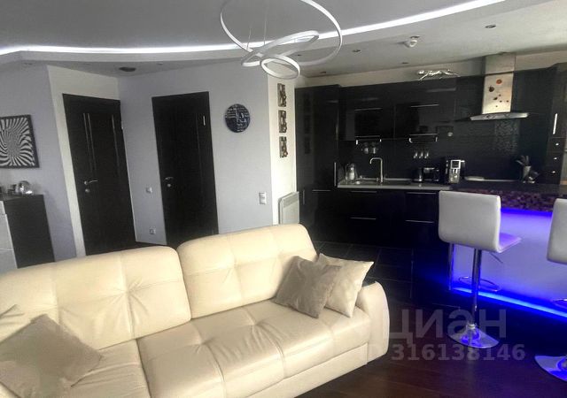 2-комн., 70 м², 21/25 этаж