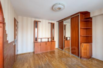 4-комн.кв., 75 м², этаж 3