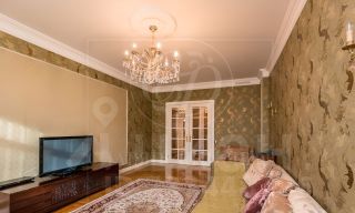 3-комн.кв., 146 м², этаж 4