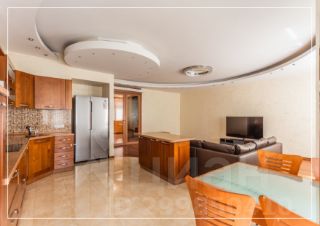 3-комн.кв., 150 м², этаж 6