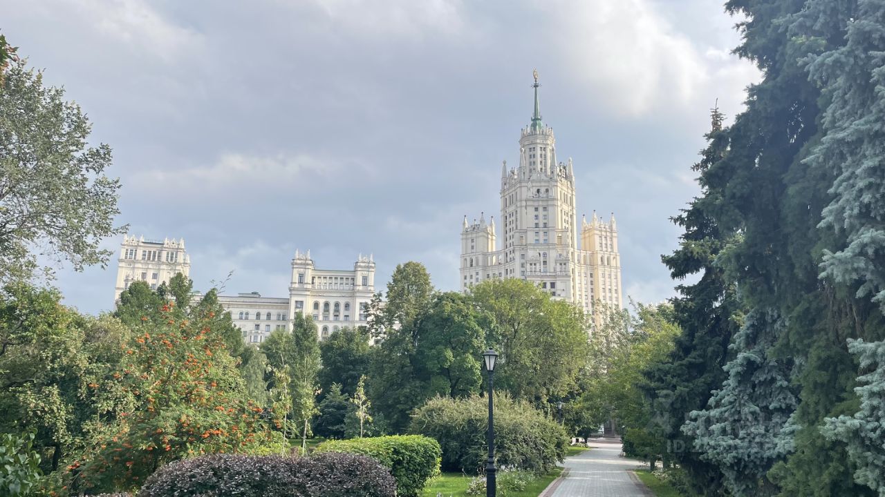 Продажа трехкомнатной квартиры 97.9м² Котельническая наб., 1/15кВК ...