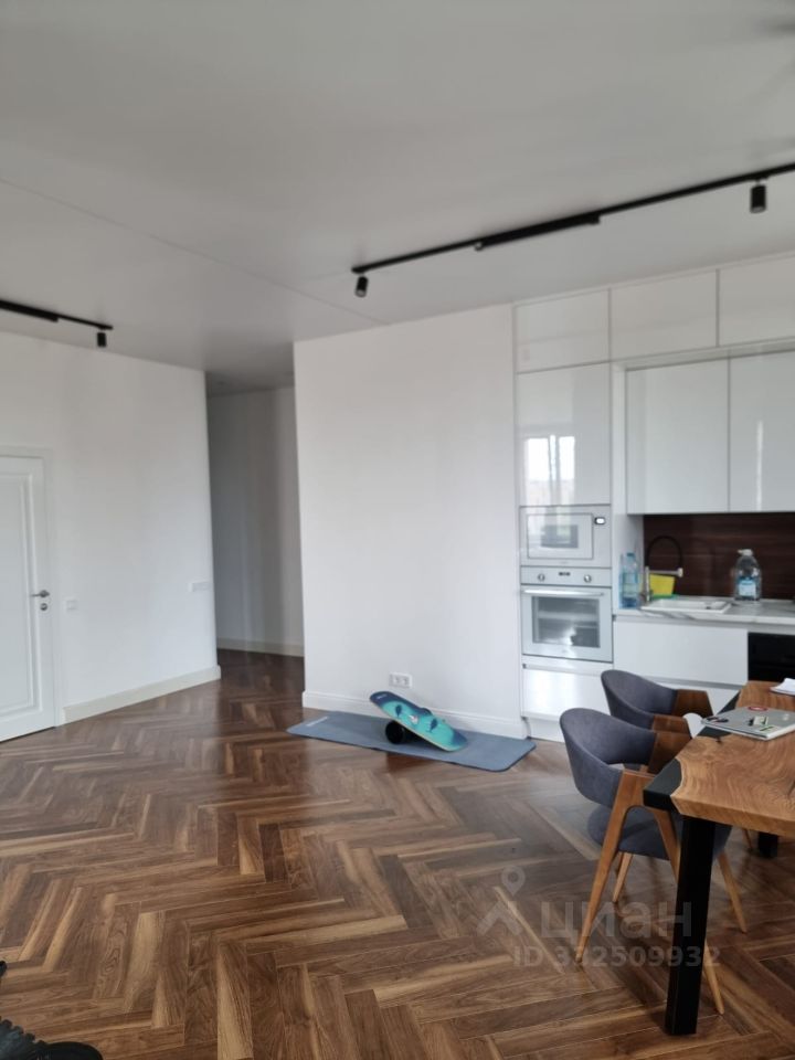 Квартира-студия, 67 м² — фото 3