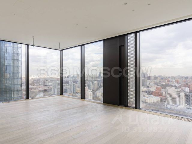 4-комн., 135 м², 32/75 этаж