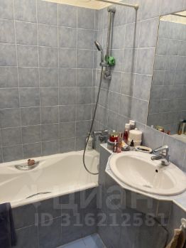 2-комн.кв., 71 м², этаж 4
