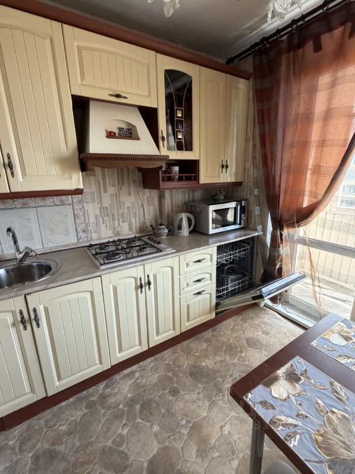 Квартира со свободной планировкой, 38 м² — фото 8