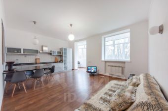 3-комн.кв., 70 м², этаж 4 3-комн.кв., 70 м², этаж 4