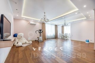 4-комн.кв., 180 м², этаж 9