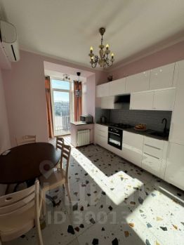 3-комн.кв., 90 м², этаж 8