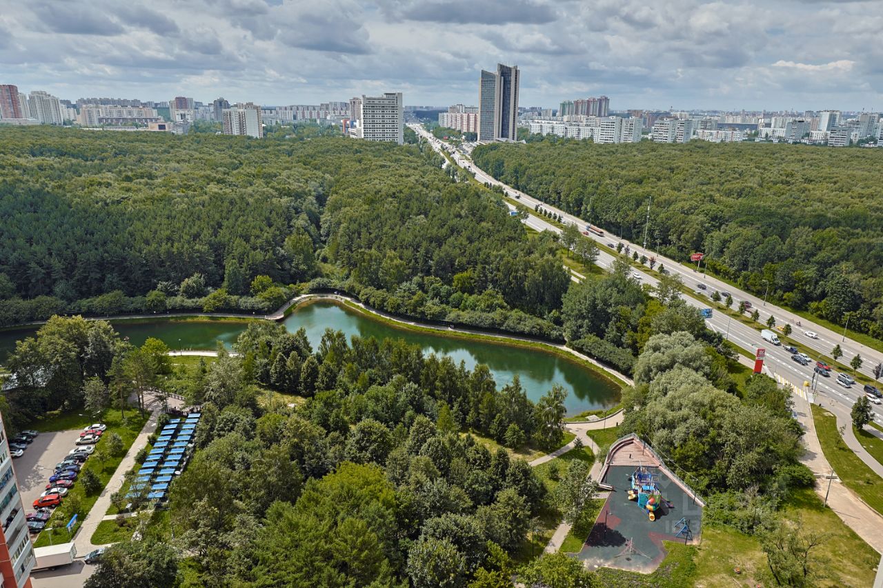 Купить 4-комнатную квартиру без посредников рядом с метро Проспект  Вернадского от хозяина, продажа четырехкомнатных квартир (вторичка) от  собственника рядом с метро Проспект Вернадского. Найдено 2 объявления.