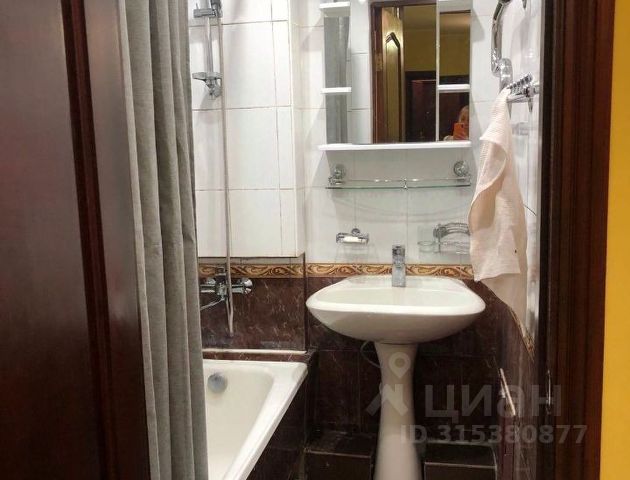2-комн., 50 м², 1/8 этаж