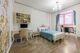 5-комн.кв., 182 м², этаж 5