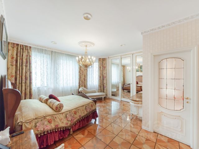 4-комн., 330,7 м², 5/7 этаж
