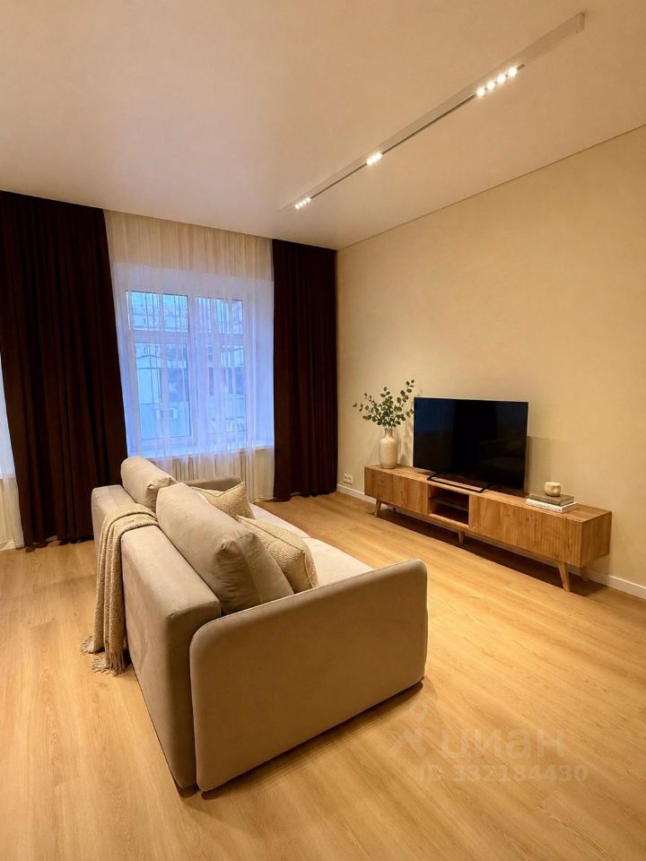 2-комнатная квартира, 56 м² — фото 1