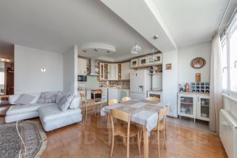 3-комн.кв., 87 м², этаж 10