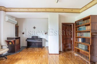 3-комн.кв., 87 м², этаж 4