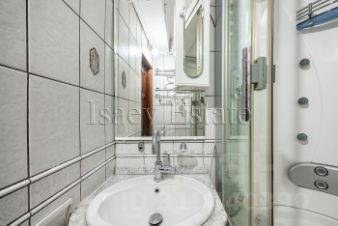 3-комн.кв., 87 м², этаж 4