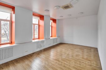 2-комн.кв., 90 м², этаж 2