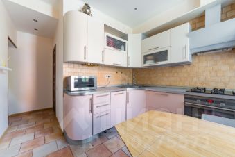 3-комн.кв., 84 м², этаж 2