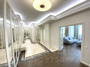 4-комн.кв., 175 м², этаж 4