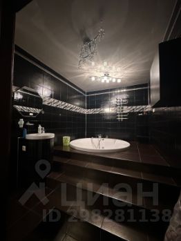 4-комн.кв., 148 м², этаж 3