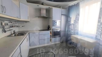 3-комн.кв., 90 м², этаж 4