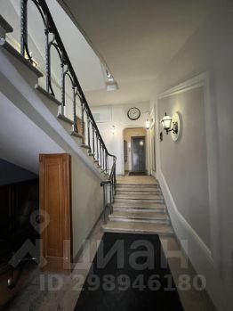 5-комн.кв., 183 м², этаж 2