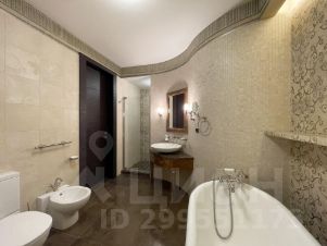 5-комн.кв., 280 м², этаж 4