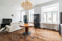 4-комн.кв., 180 м², этаж 4