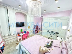 4-комн.кв., 202 м², этаж 5