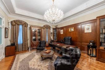 5-комн.кв., 250 м², этаж 2