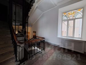 4-комн.кв., 111 м², этаж 3