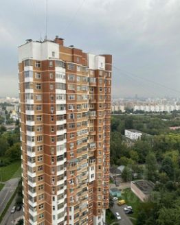 3-комн.кв., 90 м², этаж 8