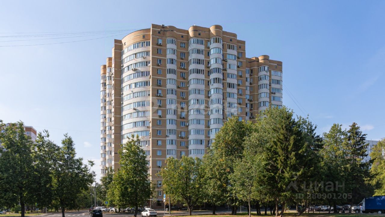 Продается4-комн.квартира,175м²