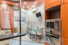 2-комн.кв., 80 м², этаж 3