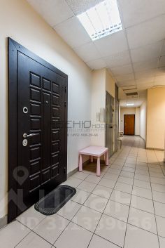 2-комн.кв., 80 м², этаж 3