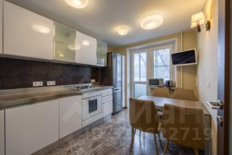 3-комн.кв., 64 м², этаж 3