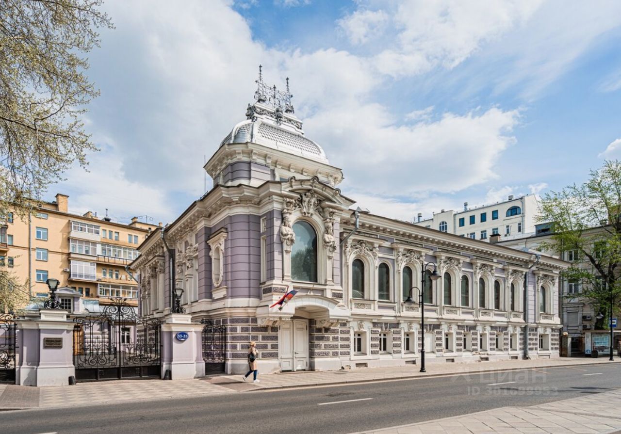 Купить 3-комнатную квартиру рядом со школой рядом с метро Новокузнецкая.  Найдено 7 объявлений.