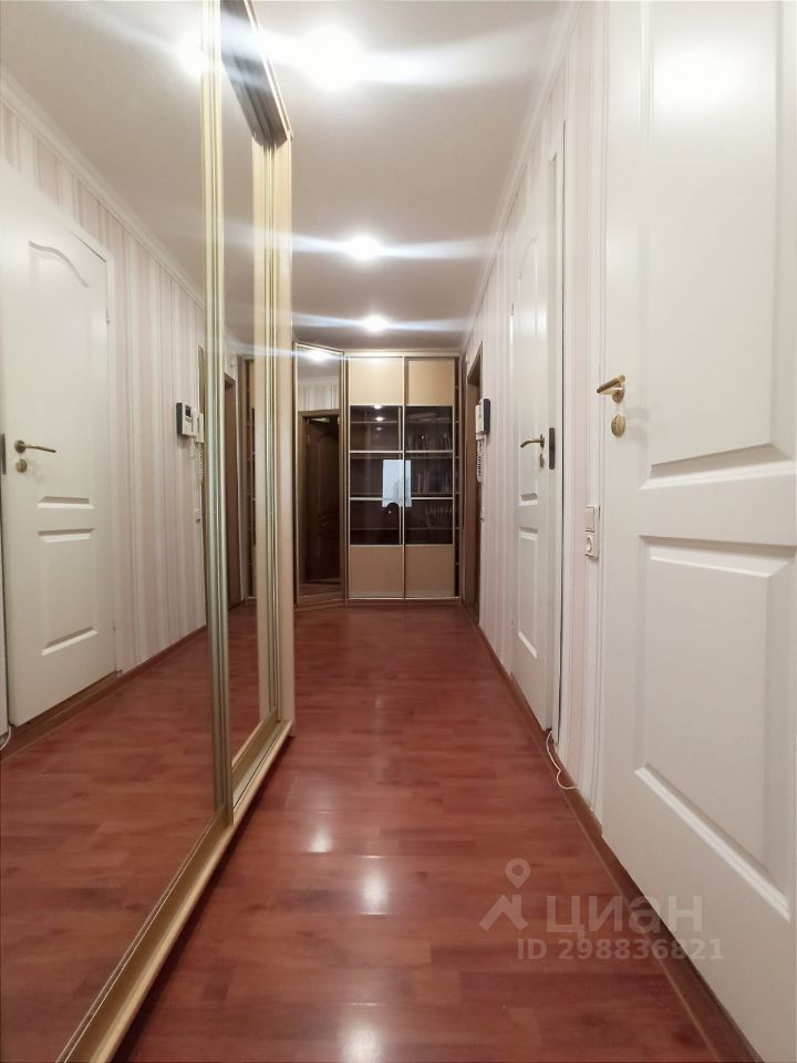 Продаю трехкомнатную квартиру 80.1м² Пятницкое ш., 45, Москва, СЗАО, р ...