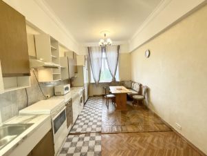 2-комн.кв., 72 м², этаж 7