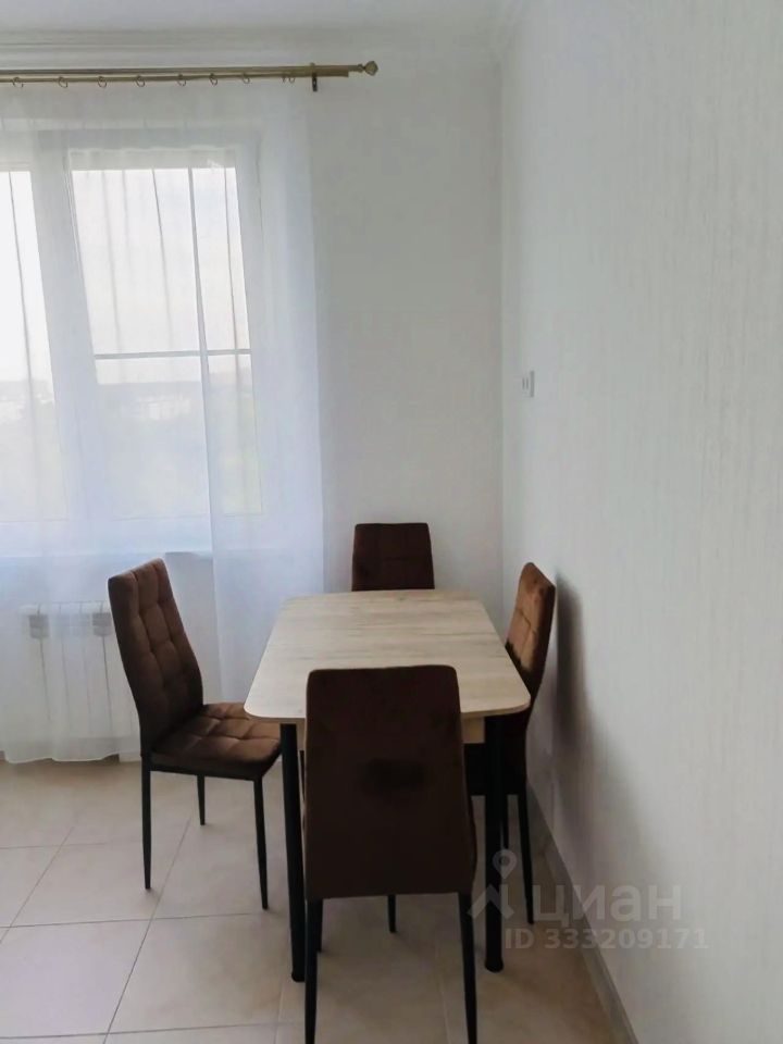 2-комнатная квартира, 70 м² — фото 3