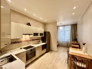 2-комн.кв., 85 м², этаж 2