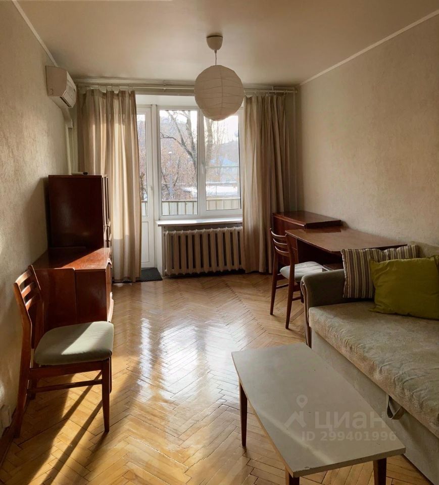 Апартаменты на сутки. Двухкомнатные квартиры вторичка. Квартира студия до 2 млн. Снять квартиру парк. Квартира на сутки.