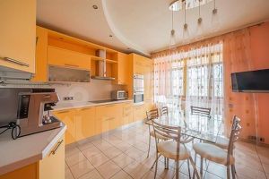 2-комн.кв., 105 м², этаж 3