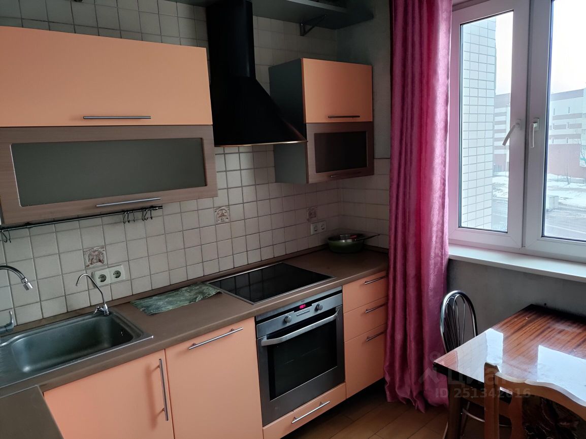 Снять двухкомнатную квартиру 62м² Старобитцевская ул., 9, Москва, ЮЗАО ...