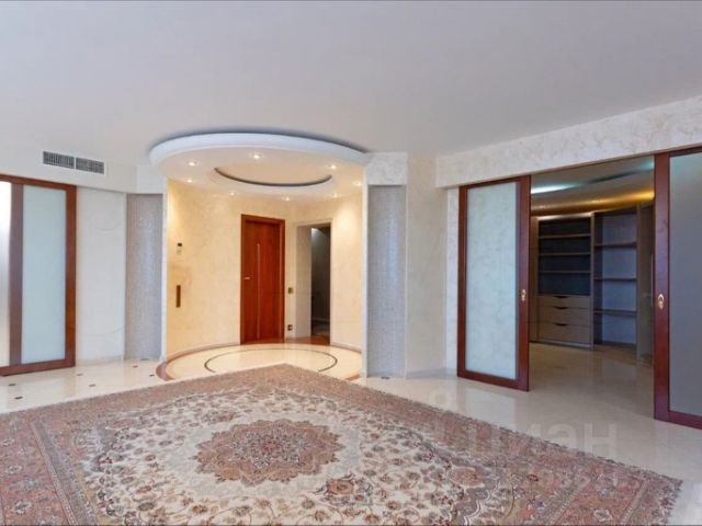 4-комн., 220 м², 8/8 этаж