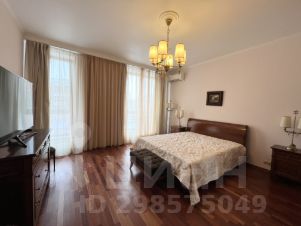 4-комн.кв., 140 м², этаж 4