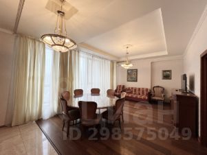 4-комн.кв., 140 м², этаж 4