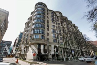 3-комн.кв., 141 м², этаж 7