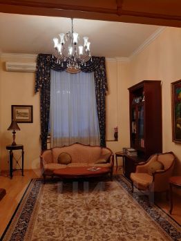 3-комн.кв., 100 м², этаж 3