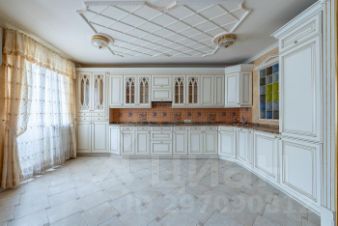 4-комн.кв., 100 м², этаж 7